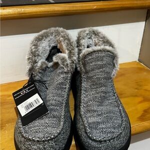 Hey Dude Women's Charcoal Fur-Lined slip on booties nwt